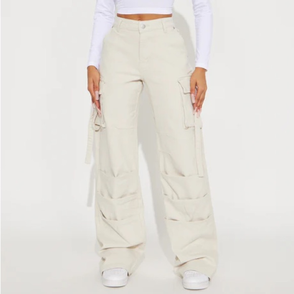 Honey Wide Leg Cargo Pants NEW 🏷️